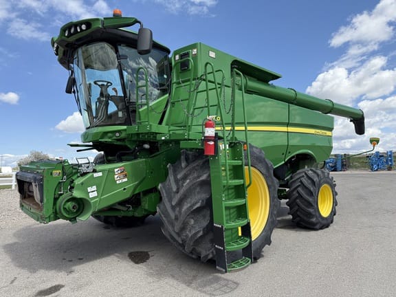 Main image John Deere S780
