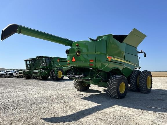 Image of John Deere S780 equipment image 2