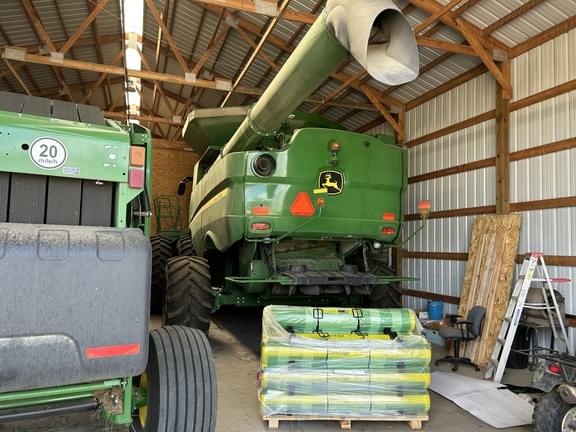 Image of John Deere S780 equipment image 1