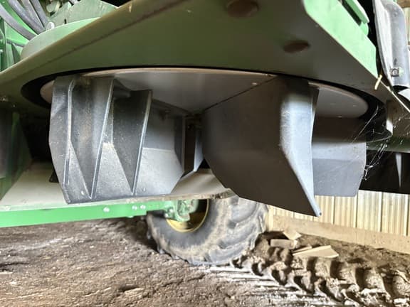 Image of John Deere S780 equipment image 4