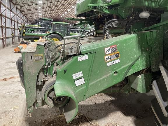 Image of John Deere S780 equipment image 2