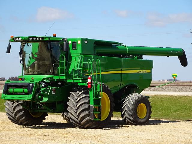 Image of John Deere S780 equipment image 1