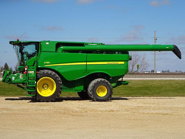Image of John Deere S780 equipment image 4