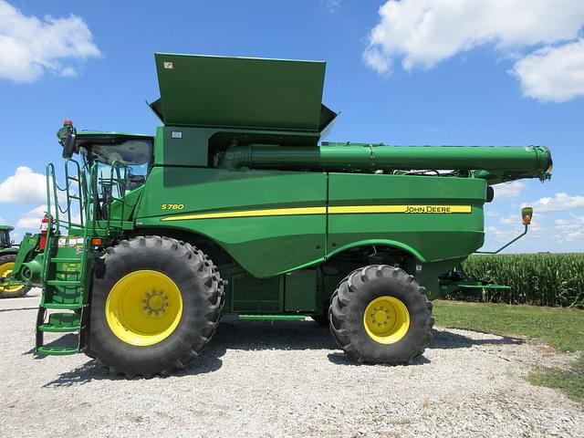 Image of John Deere S780 equipment image 2