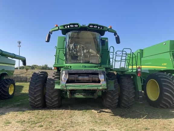 Image of John Deere S780 equipment image 1