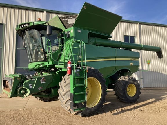 Main image John Deere S780