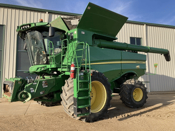 Main image John Deere S780