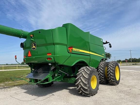 Image of John Deere S780 equipment image 1