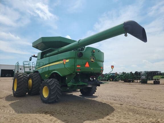 Image of John Deere S780 equipment image 2