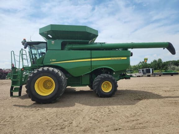 Image of John Deere S780 equipment image 1