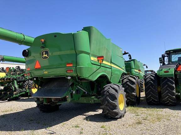 Image of John Deere S780 equipment image 4