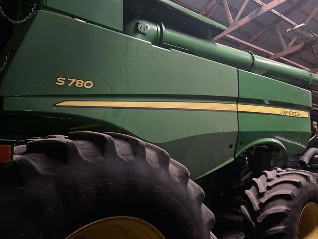 Image of John Deere S780 equipment image 2