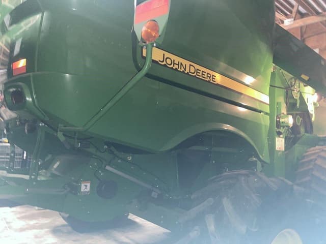 Image of John Deere S780 equipment image 1