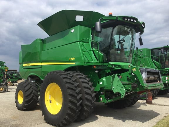 Main image John Deere S780