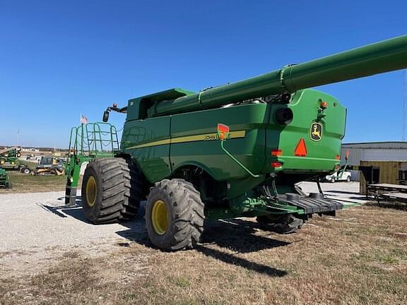 Image of John Deere S780 equipment image 4