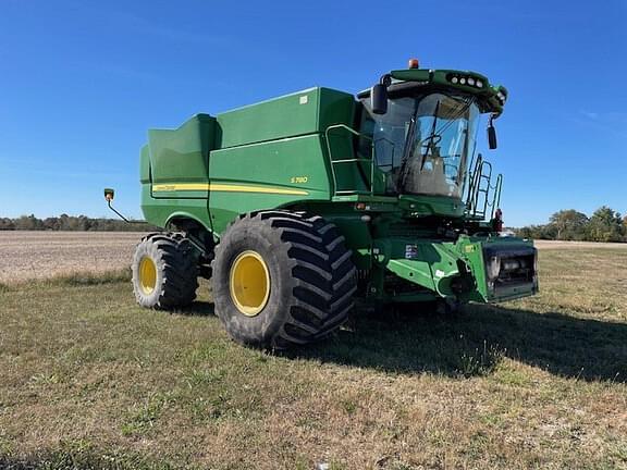 Image of John Deere S780 equipment image 1