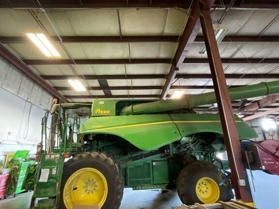 Image of John Deere S780 equipment image 1