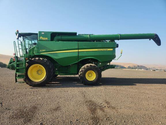 Image of John Deere S780 equipment image 1