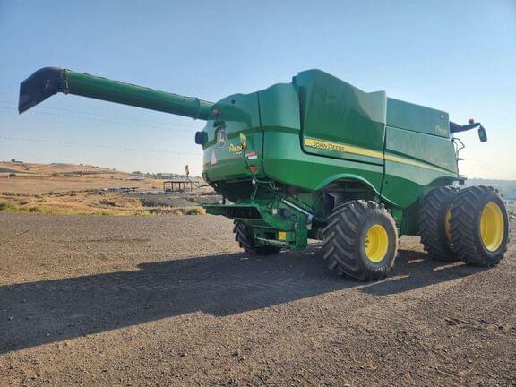 Image of John Deere S780 equipment image 4