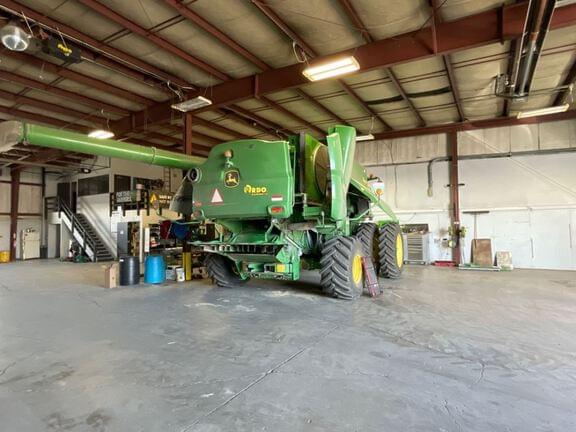 Image of John Deere S780 equipment image 4