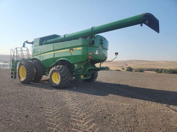 Image of John Deere S780 equipment image 2