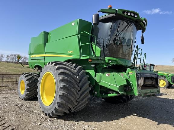 Image of John Deere S780 equipment image 2
