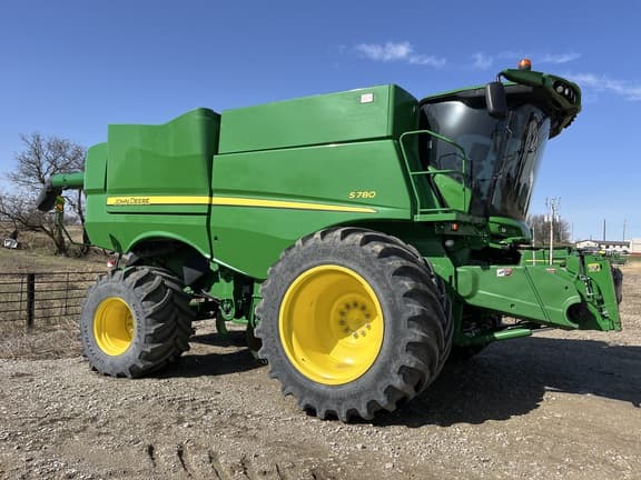 Image of John Deere S780 equipment image 4