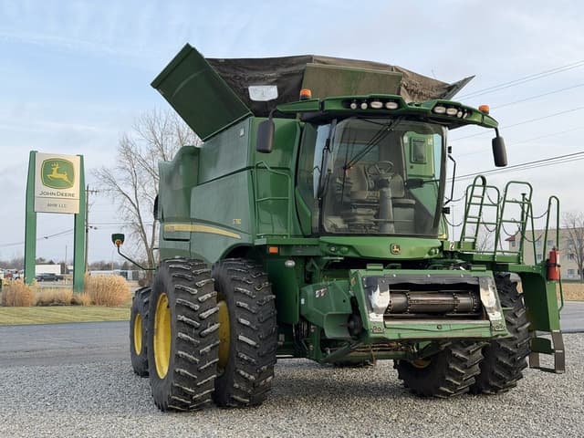 Image of John Deere S780 equipment image 1