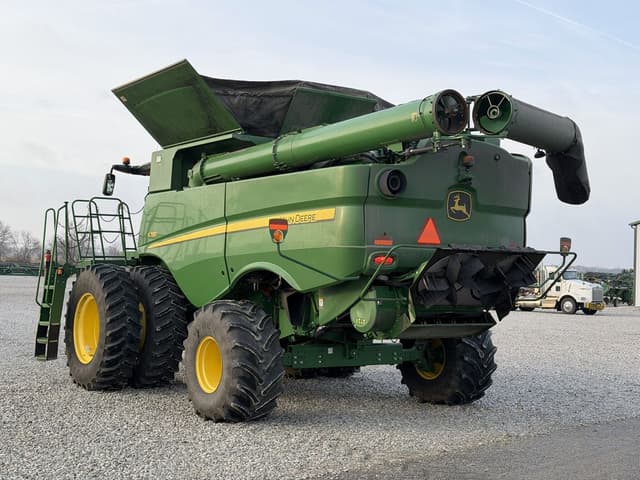Image of John Deere S780 equipment image 4