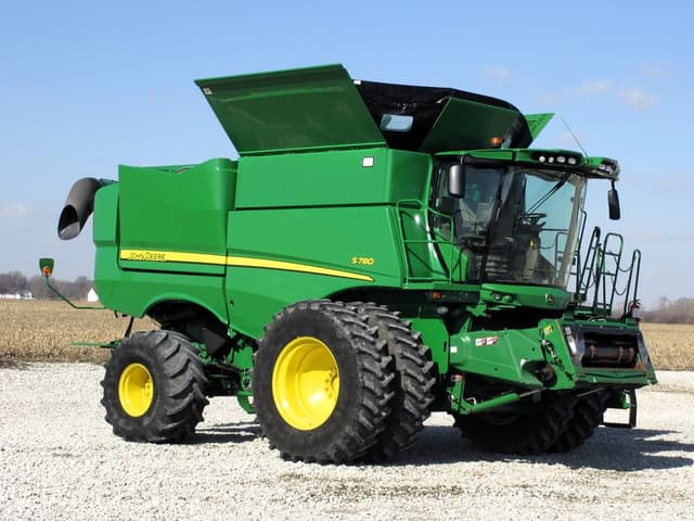 Image of John Deere S780 equipment image 1