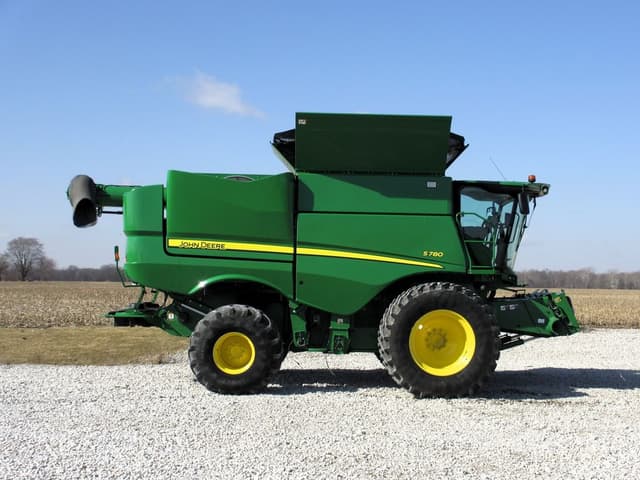 Image of John Deere S780 equipment image 3