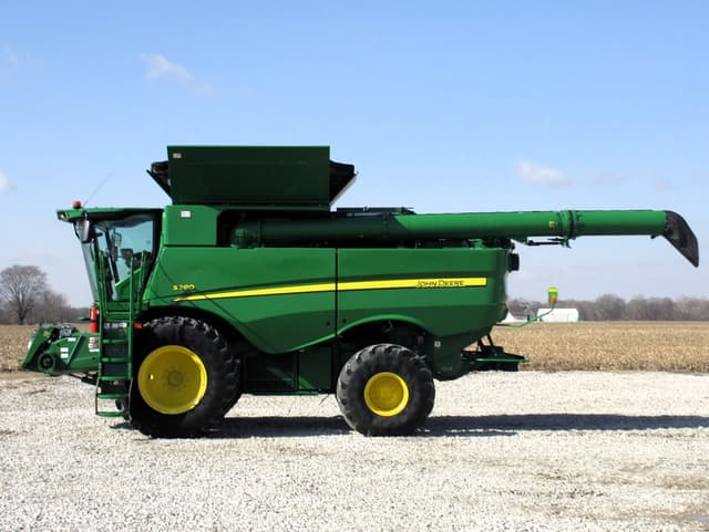 Image of John Deere S780 equipment image 2