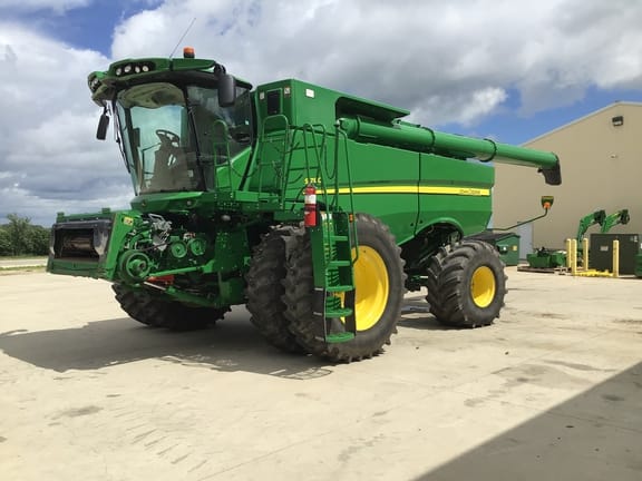 Main image John Deere S780