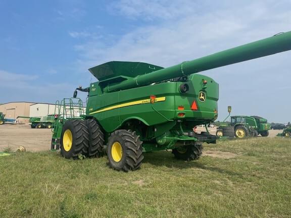 Image of John Deere S780 equipment image 2
