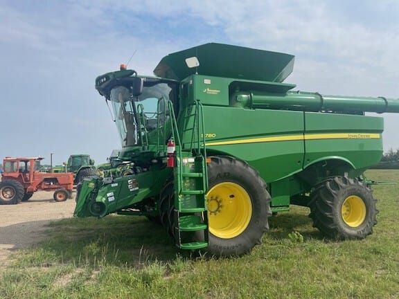 2018 John Deere S780 Equipment Image0