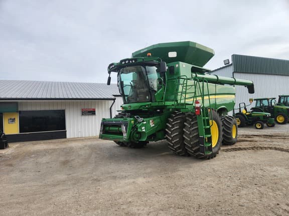 Image of John Deere S780 equipment image 3