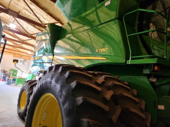 Image of John Deere S780 equipment image 2