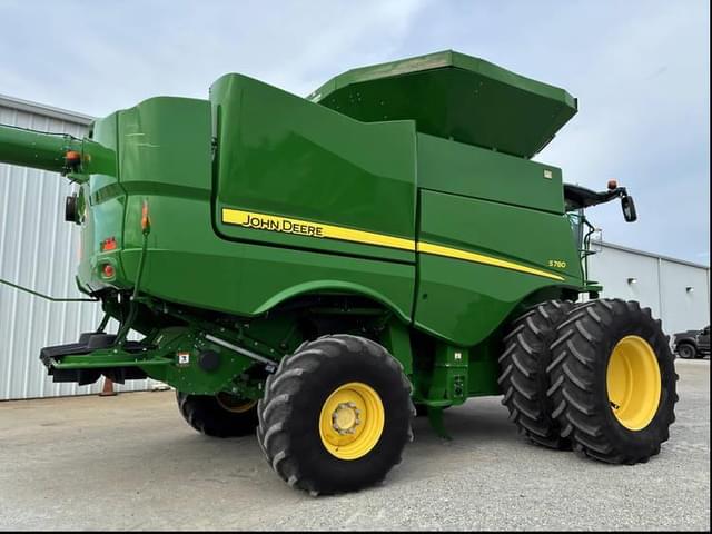 Image of John Deere S780 equipment image 2