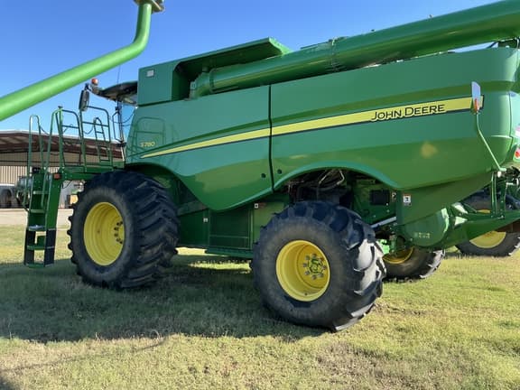 Image of John Deere S780 equipment image 4