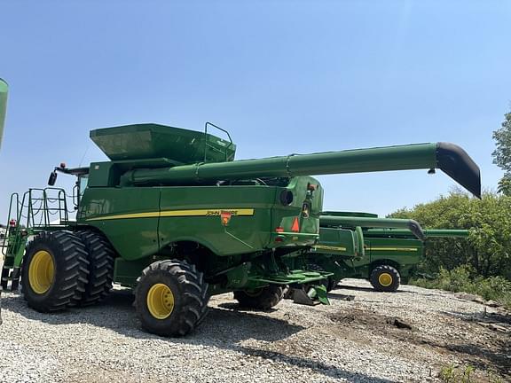Image of John Deere S780 equipment image 4