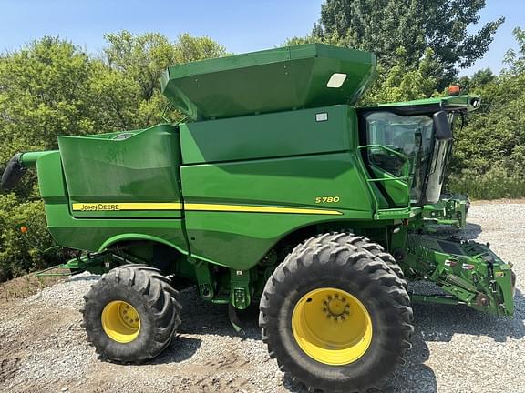 Image of John Deere S780 equipment image 1