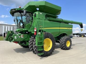 Main image John Deere S780