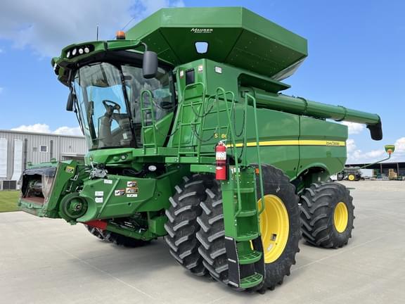 Image of John Deere S780 equipment image 1