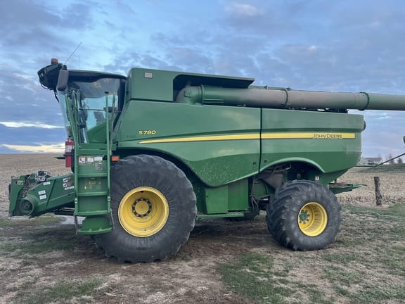 2018 John Deere S780 Equipment Image0
