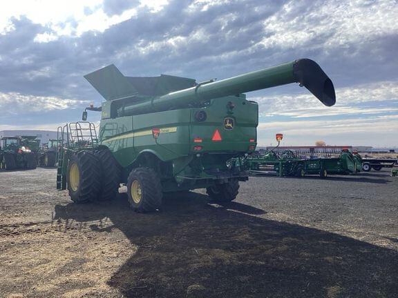 Image of John Deere S780 equipment image 2