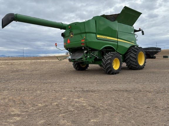 Image of John Deere S780 equipment image 1