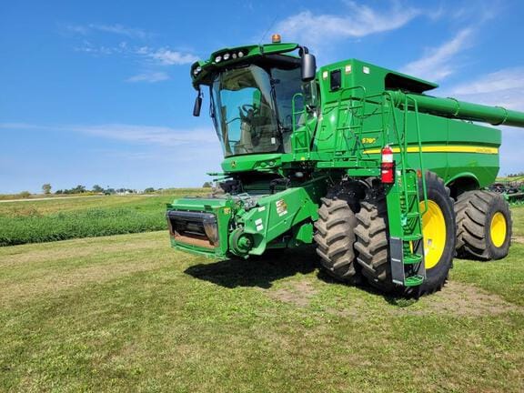 Main image John Deere S780