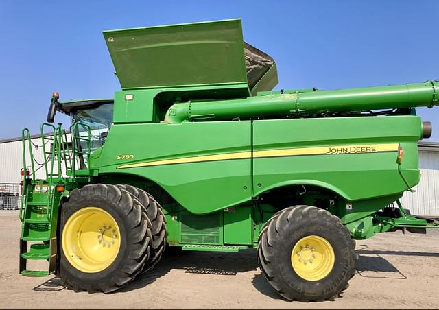 Image of John Deere S780 equipment image 1