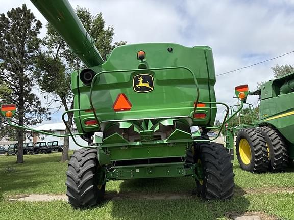 Image of John Deere S780 equipment image 1