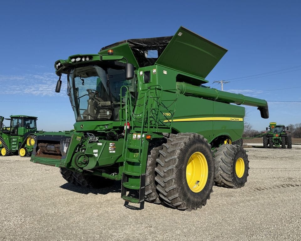 2018 John Deere S780 Equipment Image0